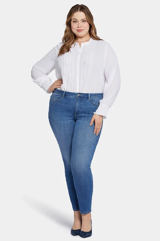 Ami Skinny Jeans In Plus Size - Fairmont